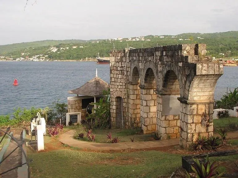 Beachview Villa Near Ocho Rios Montego Bay Jamaica Discovery Bay Jamaica